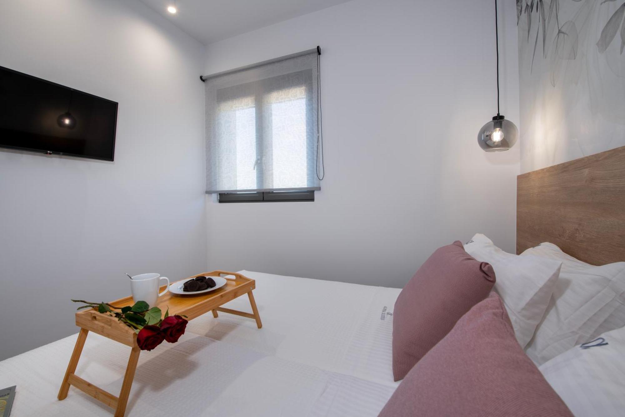 Alpha Suites Chania  Bagian luar foto